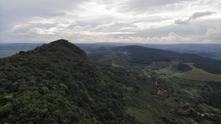 Imagem de drone mostra dimensão da Serra da Barriga, na Zona da Mata alagoana.